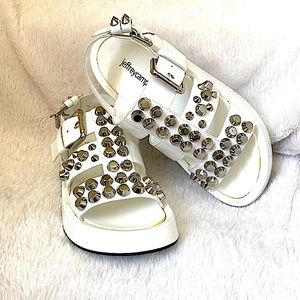 Jeffrey Campbell Miyamoto White Patent Silver Platform Sandals. Size 6.